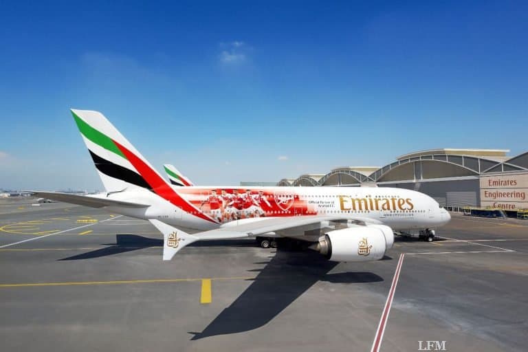Emirates A380 trägt Spieler von Arsenal London