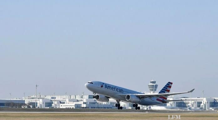 American Airlines A330 steuert Charlotte an