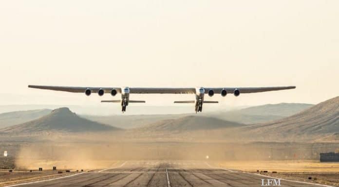 Stratolaunch: Raketenstarter macht ersten Flug