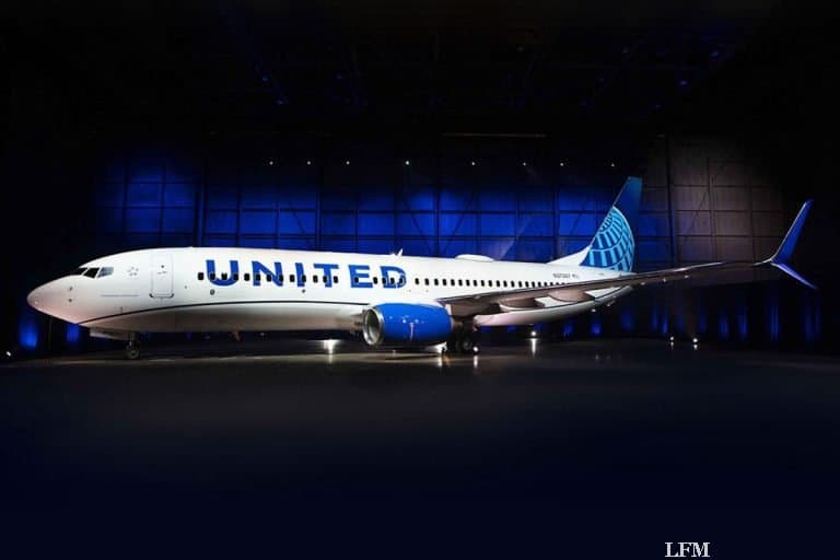 United Airlines zeigt Flugzeug im neuen Design