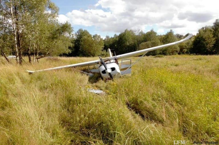 Cessna 172 mit vier Frauen überladen
