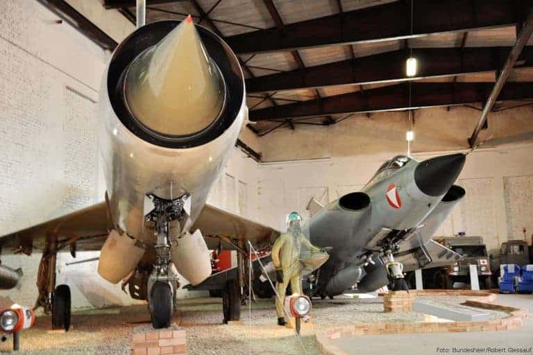 Österreich gibt MiG-21 an Jugoslawien zurück