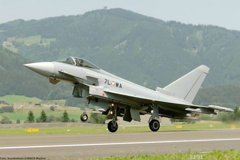Eurofighter in Überschall über Österreich
