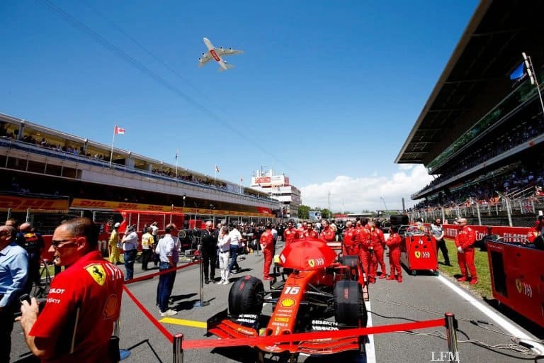 A380 im Überflug der Formel 1 in Barcelona