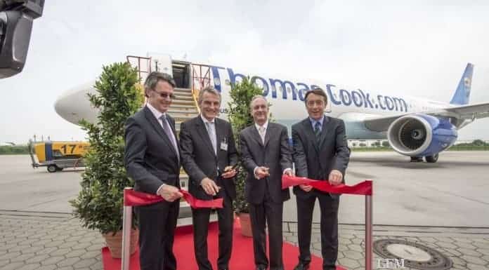 Airbus A321-211 an Thomas Cook Group übergeben