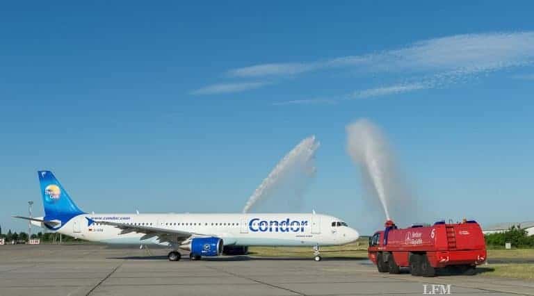 Condors nagelneuer Airbus A321-211 in Berlin empfangen