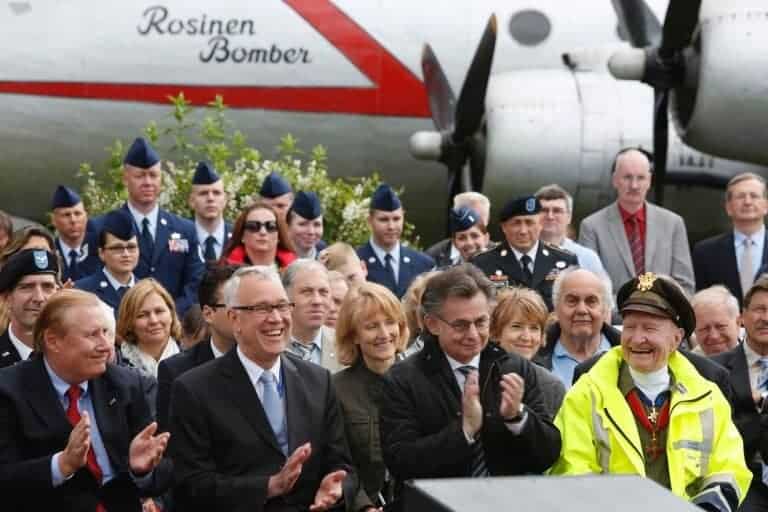 65 Jahre Berliner Luftbrücke: Gedenkfeier für Alliierte Kräfte
