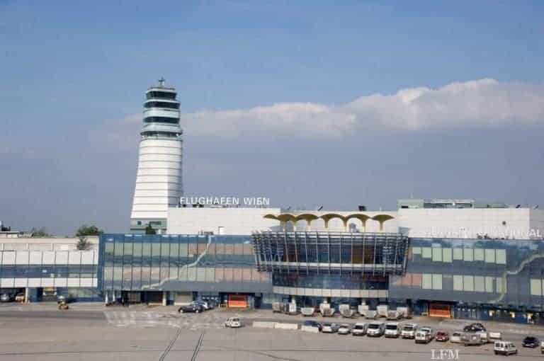 Stromtankstelle am Flughafen Wien am Netz