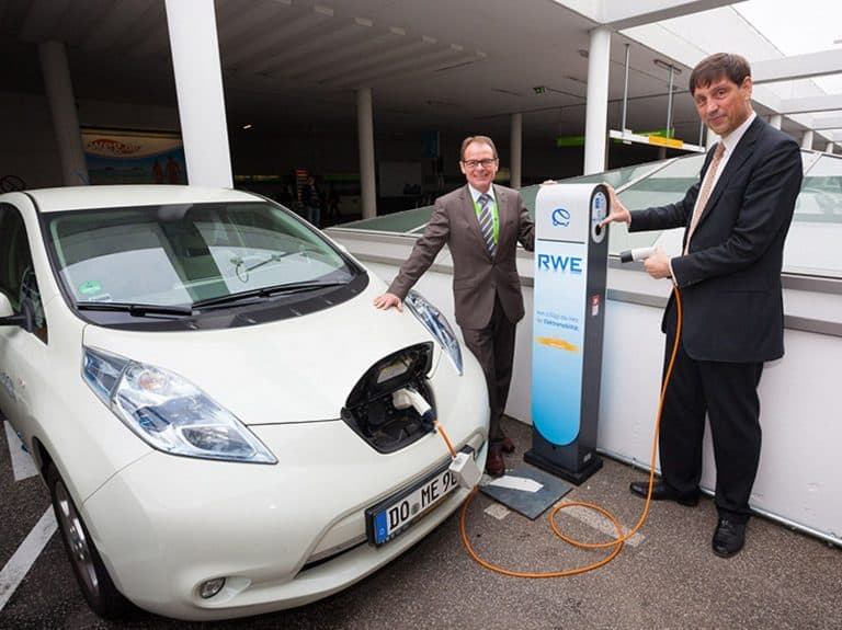 Ökostrom-Tankstelle am Flughafen Dortmund eingeweiht