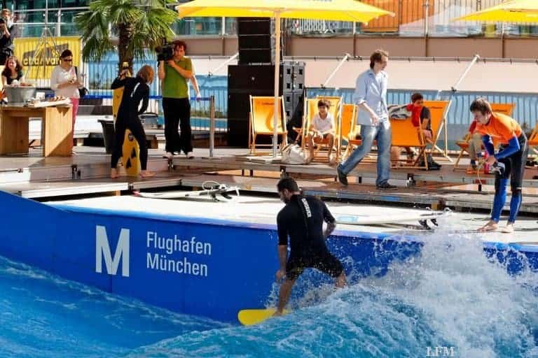 Surf-Camp und Europameisterschaft auf Münchner Flughafen-Welle