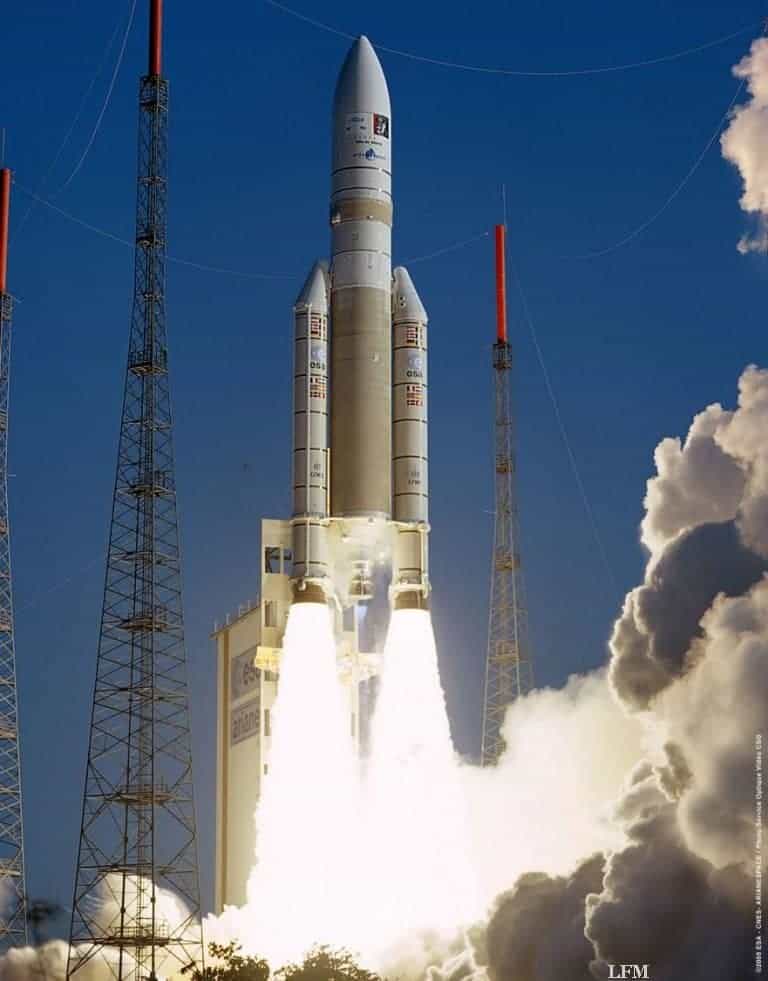 Ariane 5 legt 56. erfolgreichen Start in Folge hin