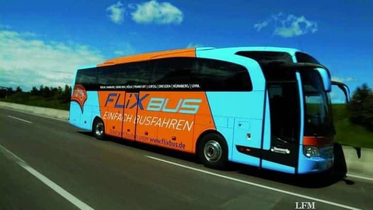Fernbus „landet“ mit Bustaufe am Bodensee Airport