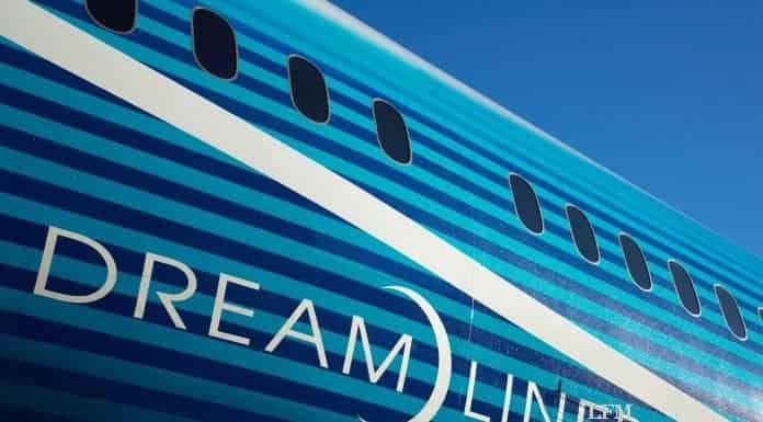 Rollout des ersten Dreamliners 787-9