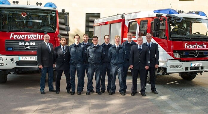 Werkfeuerwehrmann mit IHK-Abschluss: Erste Absolventen am Fraport