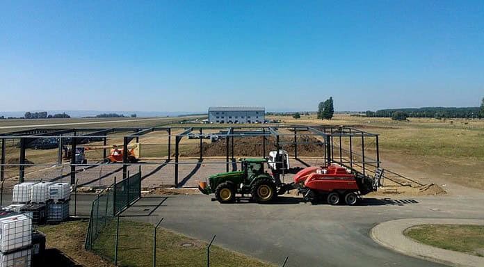 Cargo-Halle am Airport Cochstedt mit Richtfest