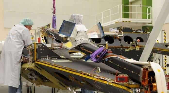 Schwarm-Satelliten auf dem Weg zum russischen Startplatz