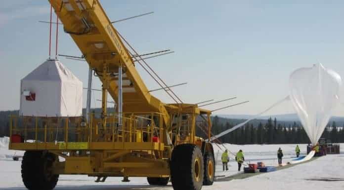 REXUS und BEXUS: Studenten beladen Raketen und Ballone