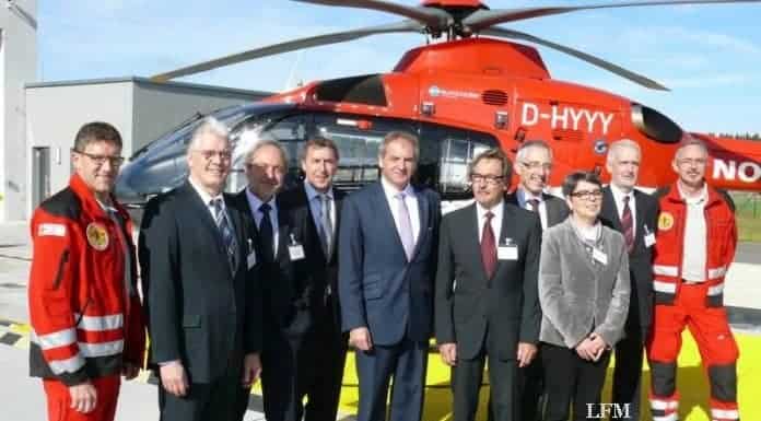 Einweihungsfeier für Hubschrauberhangar und DRF-Gebäude