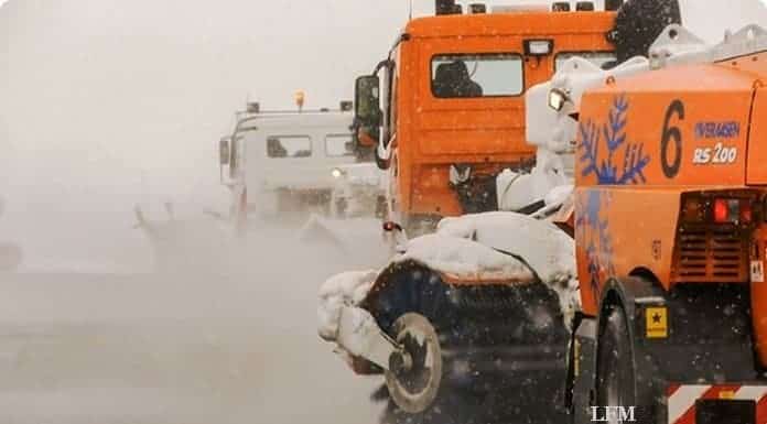 Winterdientst am Dortmunder Flughafen beginnt