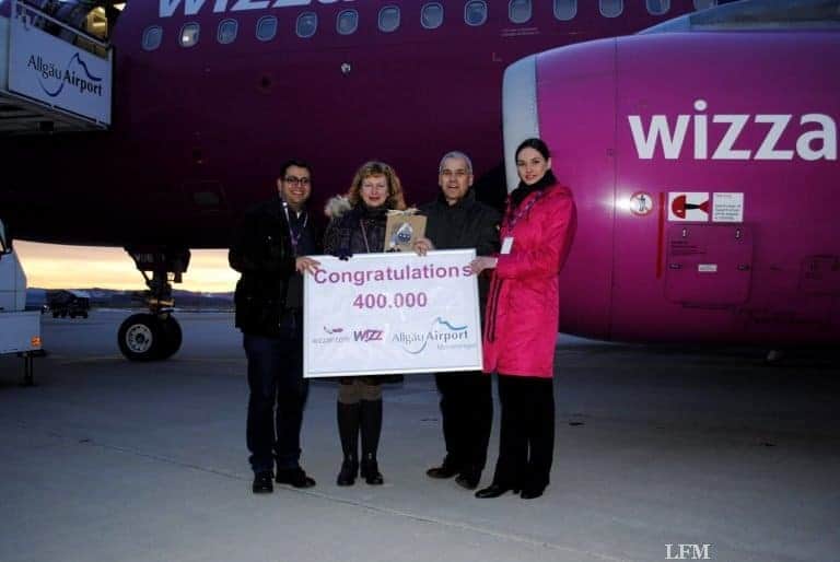 Wizz Air feiert 400.000. Passagier in Memmingen