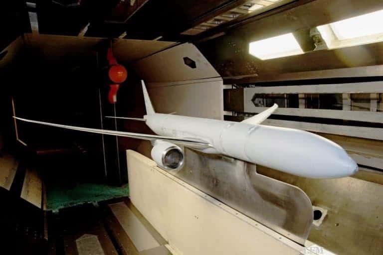 Boeing 777X wird im Windkanal getestet