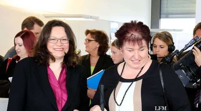 Andrea Nahles besucht Angestellte mit Behinderung am Flughafen Frankfurt