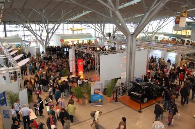 Airport-Festival in Stuttgart mit Kofferversteigerung und viel Unterhaltung
