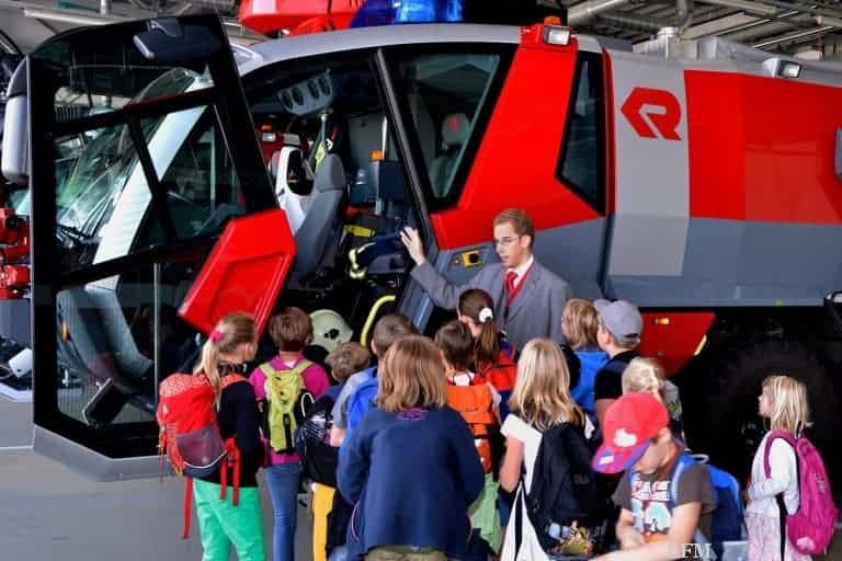 Kinder können Flughafen Dresden am Erlebnistag erkunden
