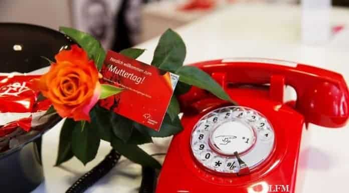 „Call Your Mom“ weltweit zum Muttertag am Flughafen Frankfurt
