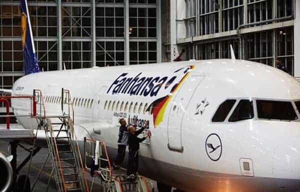 Lufthansa startet Airbus mit Fanhansa-Logo für Fußball-WM