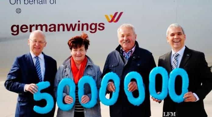 5-Millionster Fluggast am Flughafen Memmingen