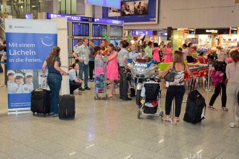 Reise-Tipps zum Ferienstart vom Fraport – Aktionsprogramm mit der Polizei