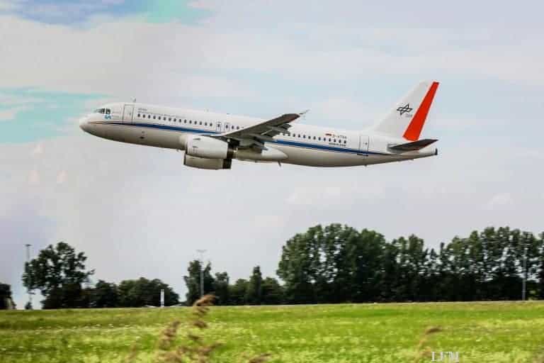 Extremer Tiefflug: Schutzklappen gegen Insekten-Befall auf der Tragflächen-Vorderkante?