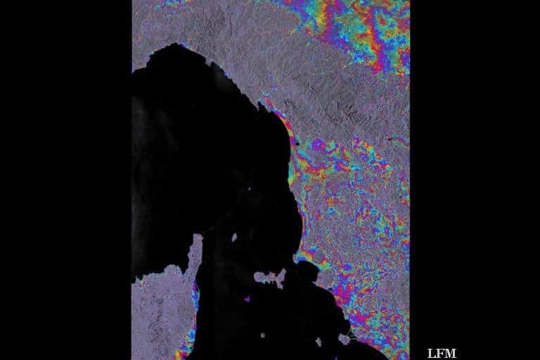 Radar-Interferometrie von Sentinel-1 zeigt Topographie der Erde in Farbe