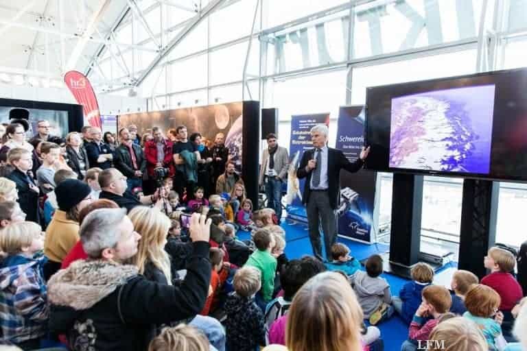 Raumfahrer-Erlebnisse und Star-Wars begeisterten am Flughafen Frankfurt