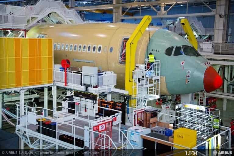 Airbus montiert ersten A350 XWB für europäische Airline