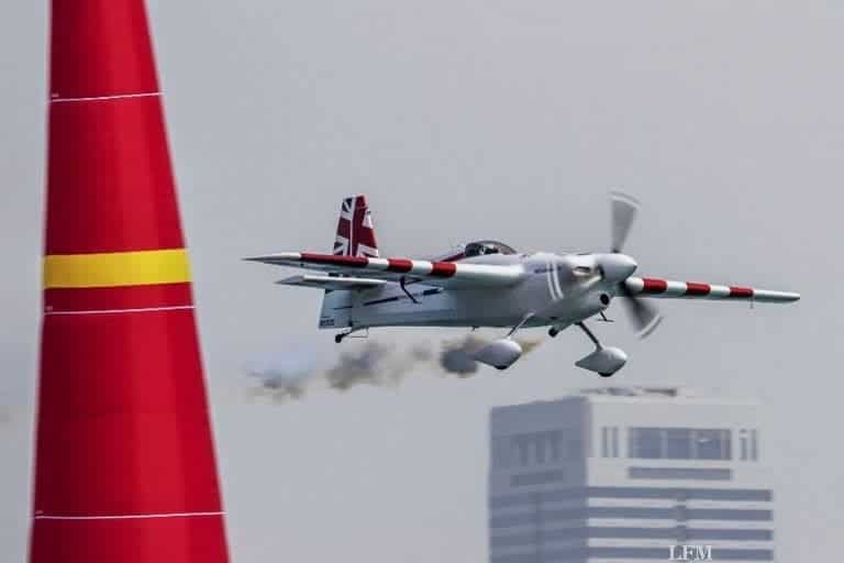 Pilot Matthias Dolderer schnellster beim Training in Abu Dhabi