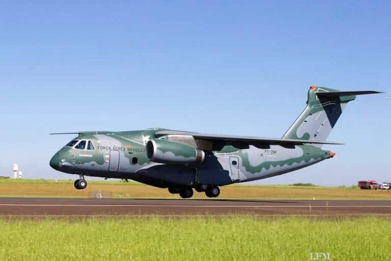 Militärtransporter Embraer KC-390 im ersten Flug