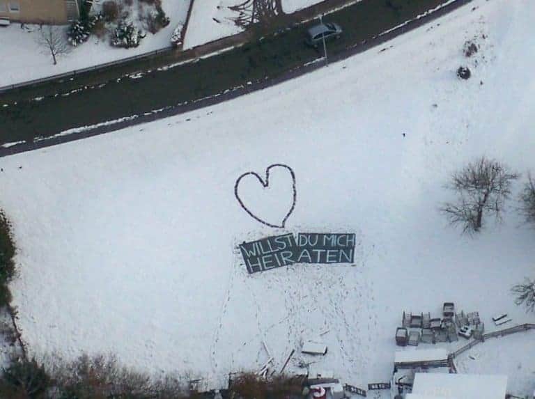 Heiratsantrag aus der Hubschrauberperspektive