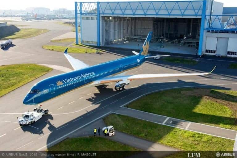 Erster A350-900 XWB in neuer Vietnam Airlines-Lackierung