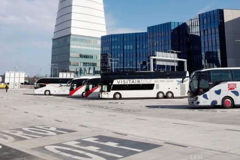 Flughafen Wien mit neuem Charterbus-Landeplatz