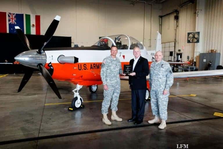 US-Army trainiert mit neuen Beechcraft T-6D Militärflugzeugen