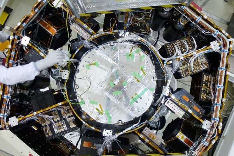 Gravitationsmessung: Kernstück von LISA Pathfinder fertiggestellt