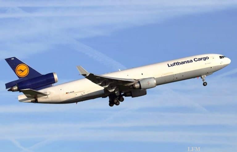 Tiefe Testflüge mit Lufthansa MD-11 in Cochstedt