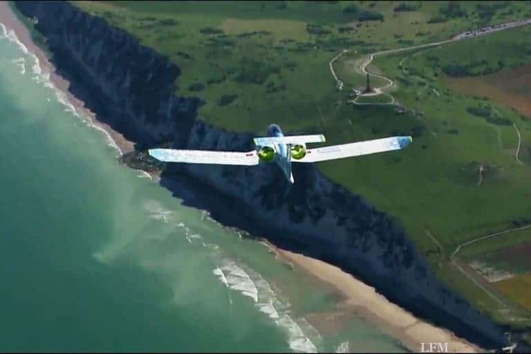 Elektroflugzeug E-Fan überquert Ärmelkanal
