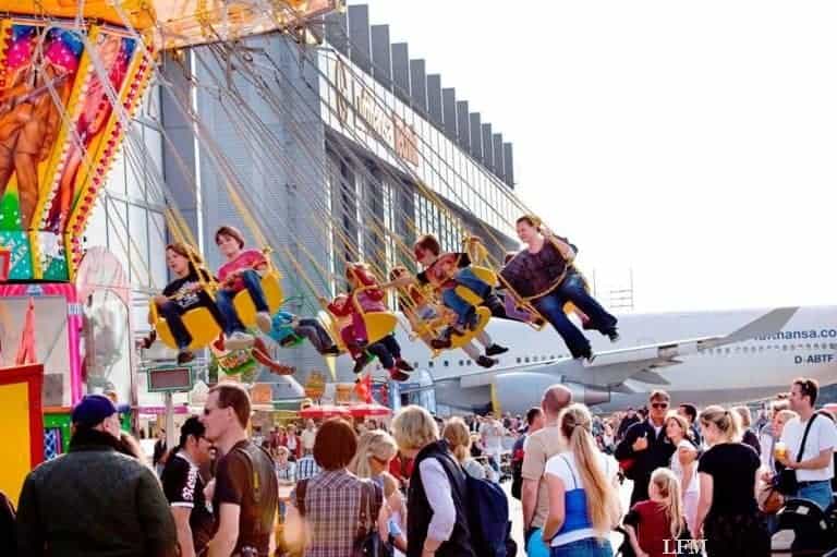 100 Flugzeuge beim Kindertag am Flughafen Hamburg