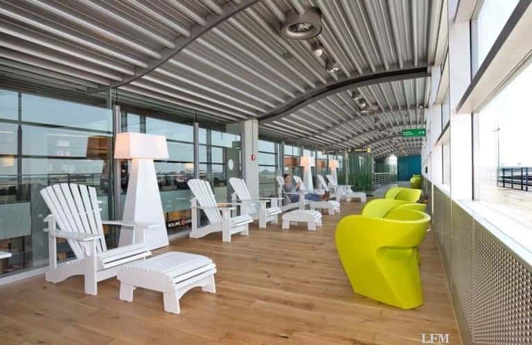 Neugestalteter Wartebereich am Hamburg Airport eröffnet