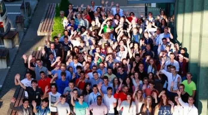 105 Azubis und Studenten starten beim Fraport in Frankfurt