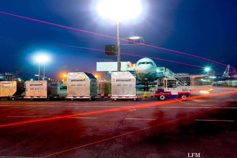 Jettainer managt Lademittel von WestJet