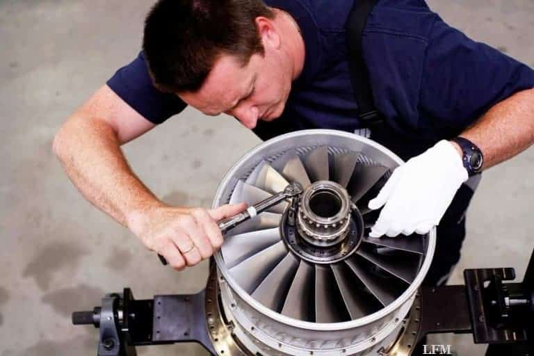 AUA lässt weitere Q400-PW150A von LTAA für instandhalten